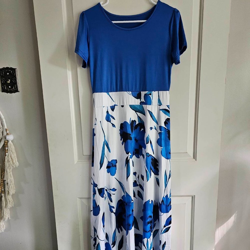 Women's Maxi Dress Brand New Size Medium